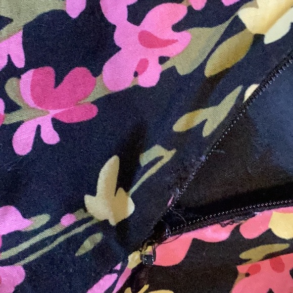 Ann Taylor Loft, Sz 6 Fit and Flare Floral & Black Strapless Dress. - Picture 6 of 8